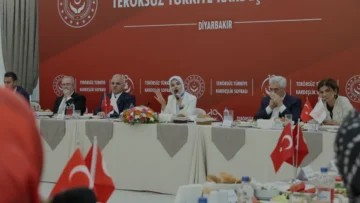 Bakan Göktaş Diyarbakırda Terörsüz Türkiye İçin Mesaj Verdi